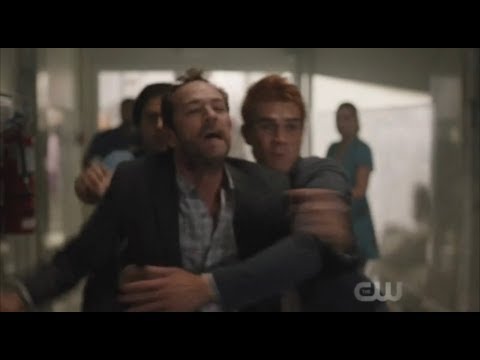 Fred Punches Hiram | 3x01 | Riverdale