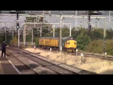 37025 Inverness T.M.D seen at polesworth on the Derby R.T.C to Euston carriage sidings on 17.10.16