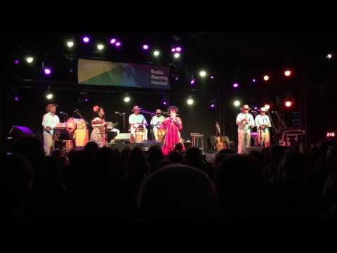 Totó la Momposina y Sus Tambores