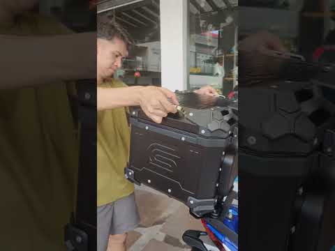 SEC Alloy TopBox & DC Monorack Bracket installed on #HondaClick 💪 #motorcycle #mooncycle #ridesafe