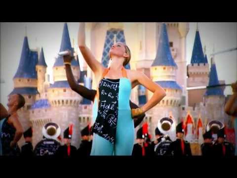 2013 Carolina Crown Disney Parks Christmas Parade (HD)