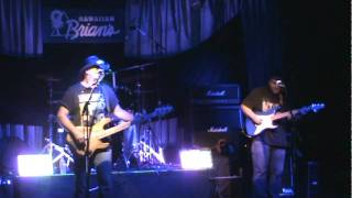 Piranha Brothers Pretty Woman Who'll Stop Rain  @ Hawaiian Brians