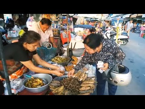 Phnom Penh Street Food- Chhba Ampov Market In The Evening - Foods, Flowers, And People Activities
