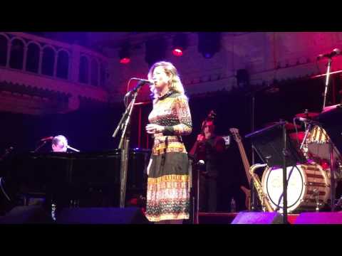 Beth Rowley with Jools Holland's Band - Gimme a Pigfoot