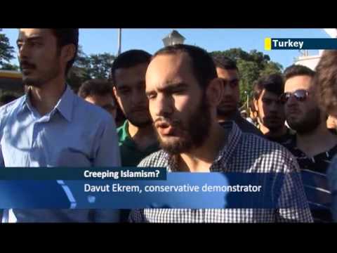 Secular Turkey under attack: activists stage 'kissing protest' against Ankara Islamification