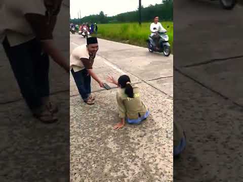 DETIK - DETIK CEWEKNYA JATUH SAAT BALAPAN MOTOR#shorts