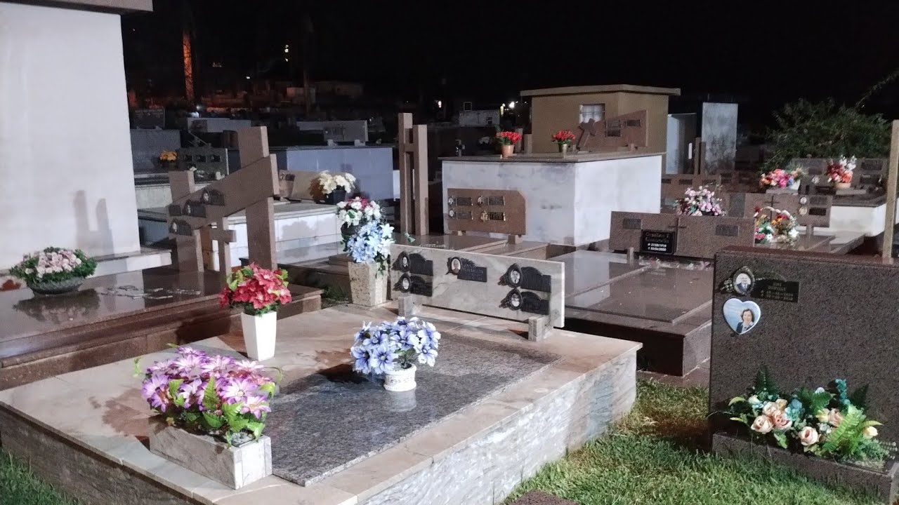 A noite no cemitério/Não precisa ter #medo  #cemitério