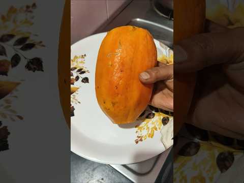 papaya cutting 3 #shorts#youtubeshorts#Rupika'S vlogs