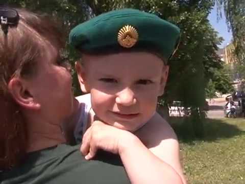 Курские пограничники прошли парадным маршем по центральной улице города