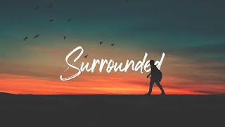 Surrounded (Fight My Battles) - UPPERROOM | English &amp; Portuguese Lyrics