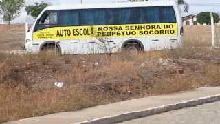 preview picture of video 'Dirigindo o ônibus da Auto Escola'