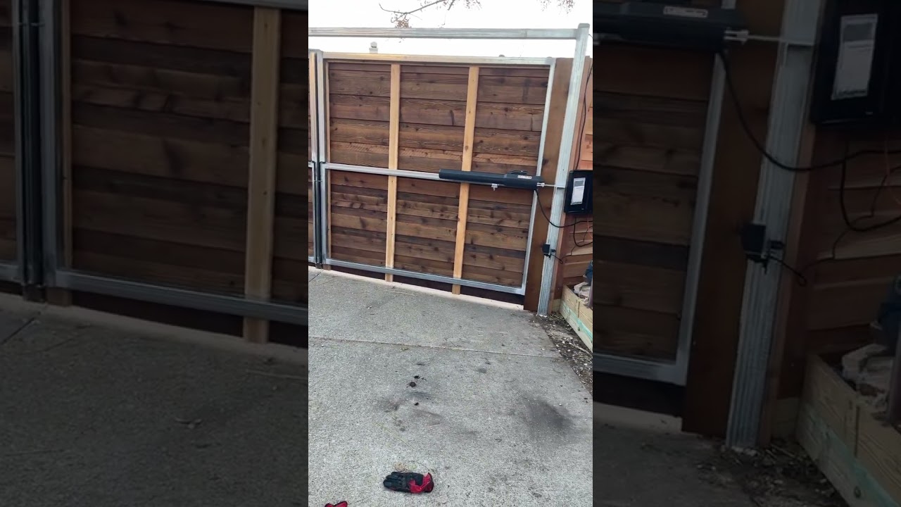 LiftMaster LA500PKGUL Dual Swing Gate Opener