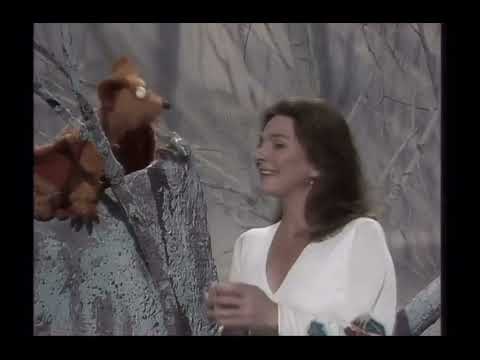 The Muppet Show - 205: Judy Collins - “Leatherwing Bat” (1978)