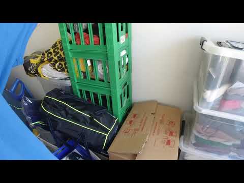 MongoTV_6236 - Kigger På Flyttekasser i Forstue Stået 7 År - Del 16 - Tømmer Kasser Forstue