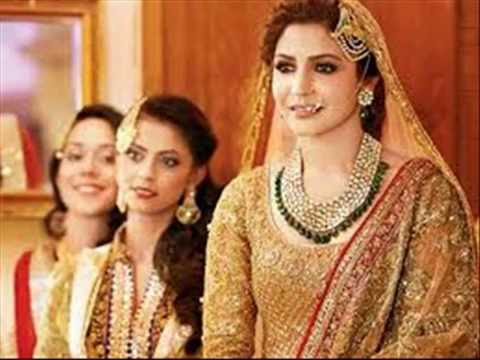 download lagu mp3 mp4 Anushka Sharma 17 Kg Lehenga, download lagu Anushka Sharma 17 Kg Lehenga gratis, unduh video klip Anushka Sharma 17 Kg Lehenga