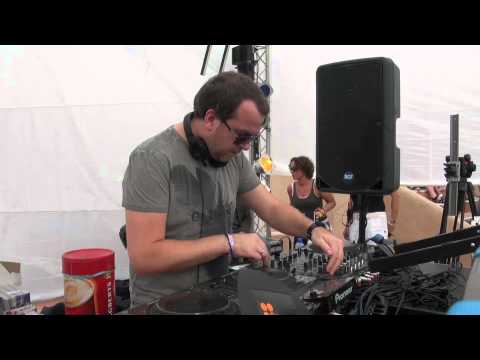 Marcel Woods Playing Don't Ditch Live @ Luminosity Beach Festival 2011 Day 1 Part 3