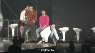 [SNICKER] 151010 EXO-Love CONCERT - LAY (MYM CUT)