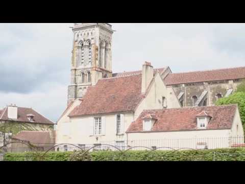 Vézelay Dimanche de pâques 2017  Documentary