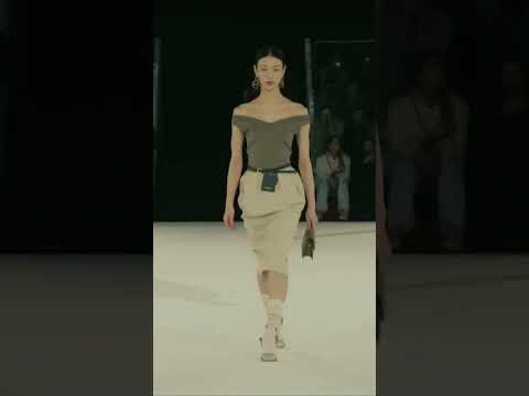 Sora Choi for Jacquemus Fall 2020 RTW Collection  #runway #catwalktour #fashionevent