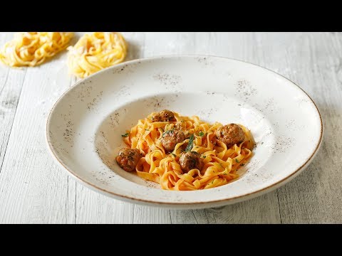 Tagliatelle con polpettine speziate e sugo piccante | Sandra Salerno | Saporie