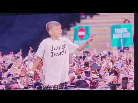 Taylor Swift ERAS TOUR 22 hat Wembley London Night 5