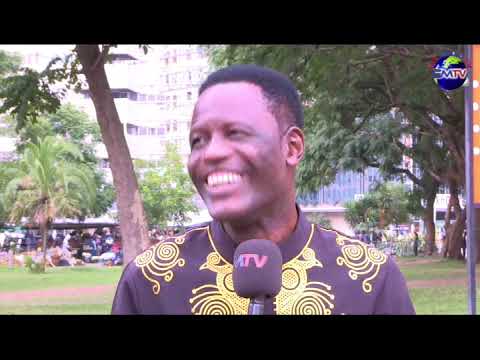 TAKATAURA NE MUPURISA AKASUNGA FRESHER ZVITSVA BABA VA ANYMORE   PAVAKAZO SANDUKA KUYITA NYOKA HOMBE