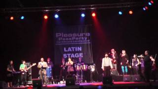 Charanga 214 - Un Poco Enamorada - Live @ Pleasure Paas Party Ahoy 2010