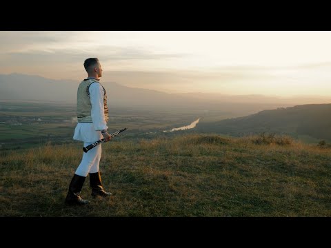 Mihai Teacă • FĂGĂRAȘ, FOAIE DE CEAPĂ (2020)