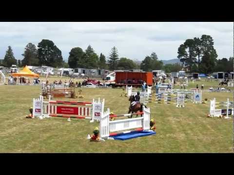 NZ Showjumping Champs 3/2/2012.mov