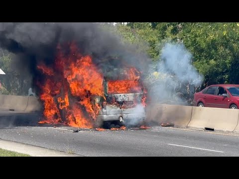 Taxi suddenly caught fire while carrying tourists