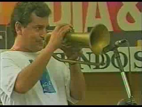 João Nogueira-Batendo a porta (ao vivo no Pelourinho)