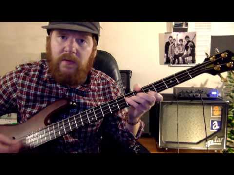 Tool esque Bass line : A Bass lesson everyday # 189