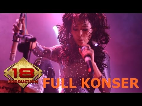 GAGAL FOKUS! " UUT PERMATASARI " GOYANGAN BIKIN HEBOHH ... (LIVE KONSER PALEMBANG 19 AGUSTUS 2OO6)