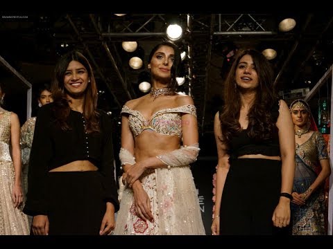 download lagu mp3 mp4 Monika Nidhi, download lagu Monika Nidhi gratis, unduh video klip Monika Nidhi