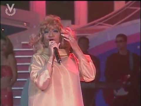 Celia Cruz - La vida es un carnaval