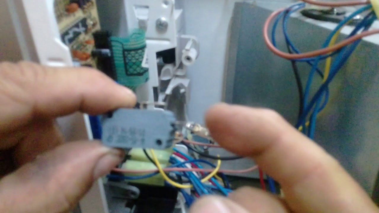 Microondas liga mais não esquenta.