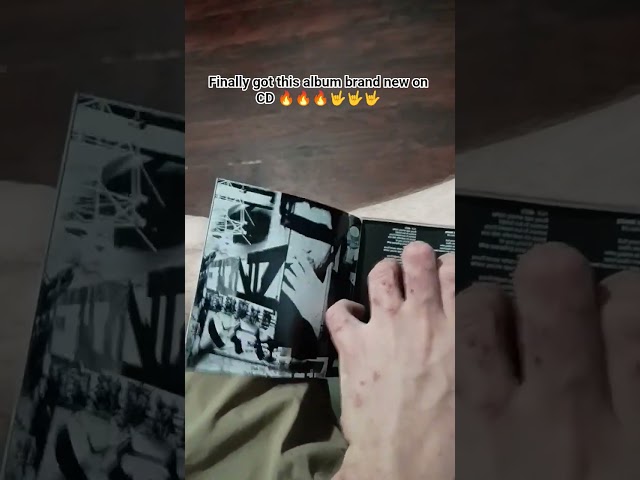 Vídeo relacionado con DEFTONES/Cd Disco de Oro Disco de Edición Limitada/PONY BLANCO