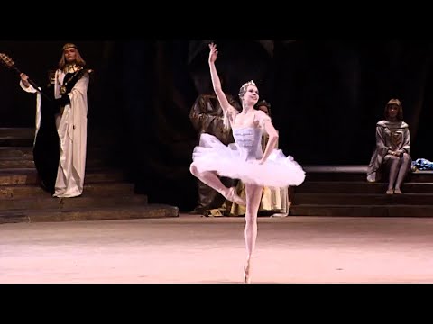 Ekaterina Krysanova Variation from Raymonda Act 3