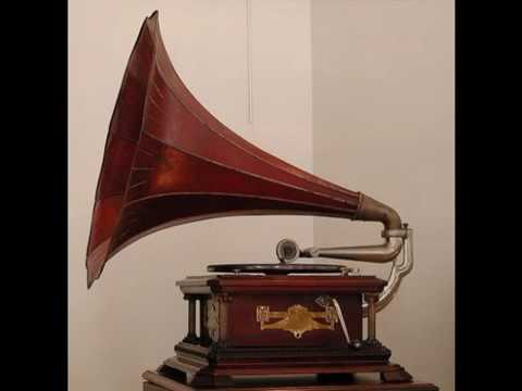 चाँदनी है मौसम बरसात है (1942) — वीडियो थंबनेल