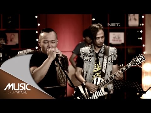 Piyu Feat The Frontmen - Hancur (Live at Music Everywhere) *