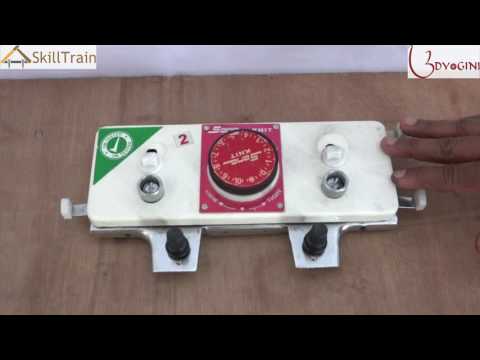 Assembly of a hand knitting machine