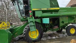 moissonneuse-batteuse JOHN DEERE 1065 à vendre image 4 moissonneuse-batteuse JOHN DEERE 1065 image 4
