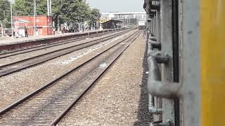 preview picture of video 'IRFCA ; DIBRUGARH rajdhani overtaing my poorvottar smpk express at NJP-KTHR route'