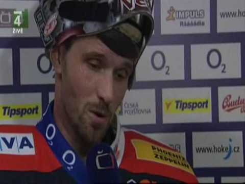 Brankář Stanislav Neruda (Slavia Praha) se vymlouvá a lže v přímém přenosu