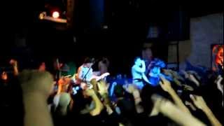 HOODIE ALLEN-The Chase is On/Girl Flashes Crowd LIVE