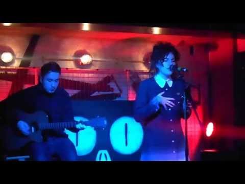 Scarlet Billham Performing "Phoenix" Live @ Bedroom Bar, Shoreditch