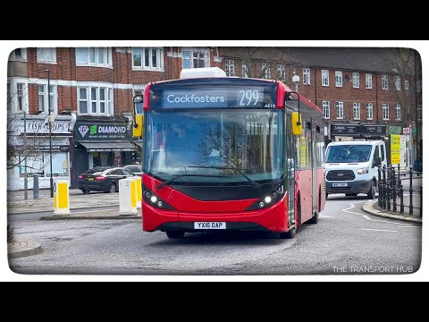 Ônibus em Southgate Green, 24 de março de 2023.