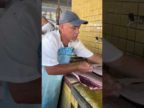 TIRANDO O FILÉ DA CAVALA,MERCADO DE PEIXES DE ANGRA DOS REIS 🐟#file #cavala #angra