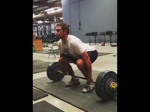 Former USC tight end Jacob August weightlifting