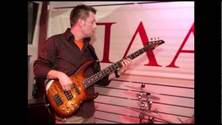 Video thumbnail for Carvin bass by Petar Pavlović